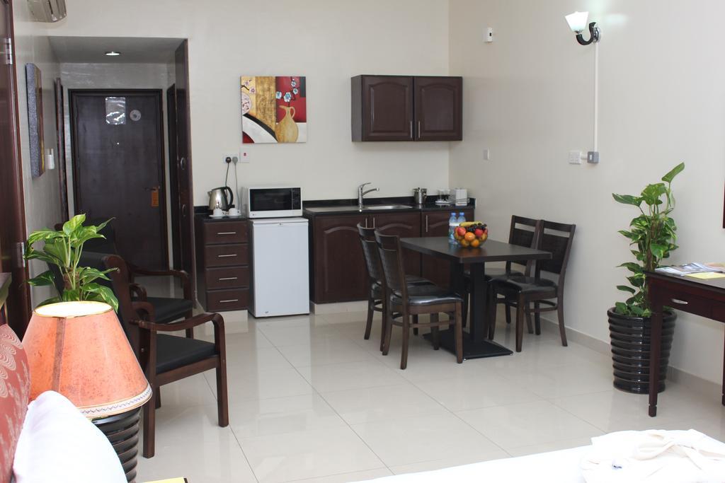 Reem Hotel Apartments Al Khuwayriyah Exterior photo